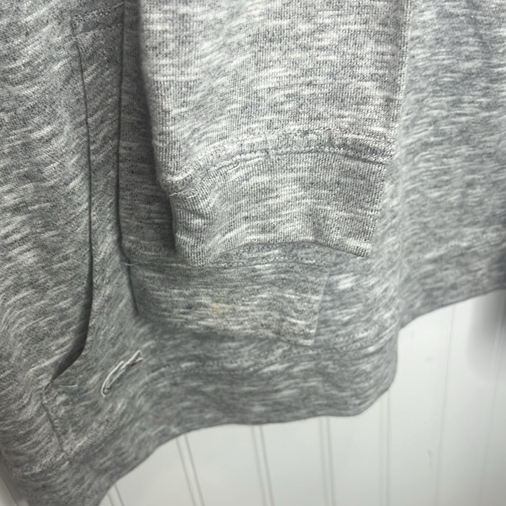 Lacoste Sleepwear Heather Gray Pajama Top Size Medium - Picture 10 of 13